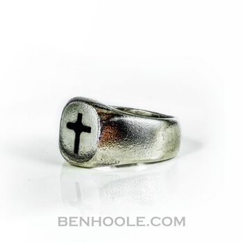 Handmade signet ring - cross